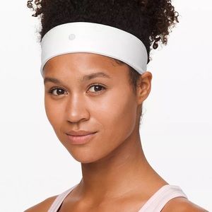 Lululemon Fly Away Tamer Headband